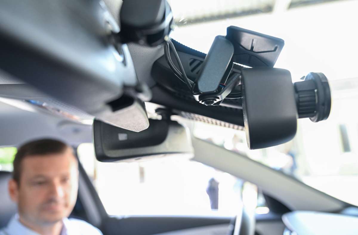 Baden-Württemberg: Polizei rüstet mit Dashcams auf - Auch Zivilfahrzeuge ausgestattet
