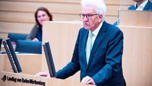 Liveticker: Kretschmann verteidigt  Einschränkungen im Landtag
