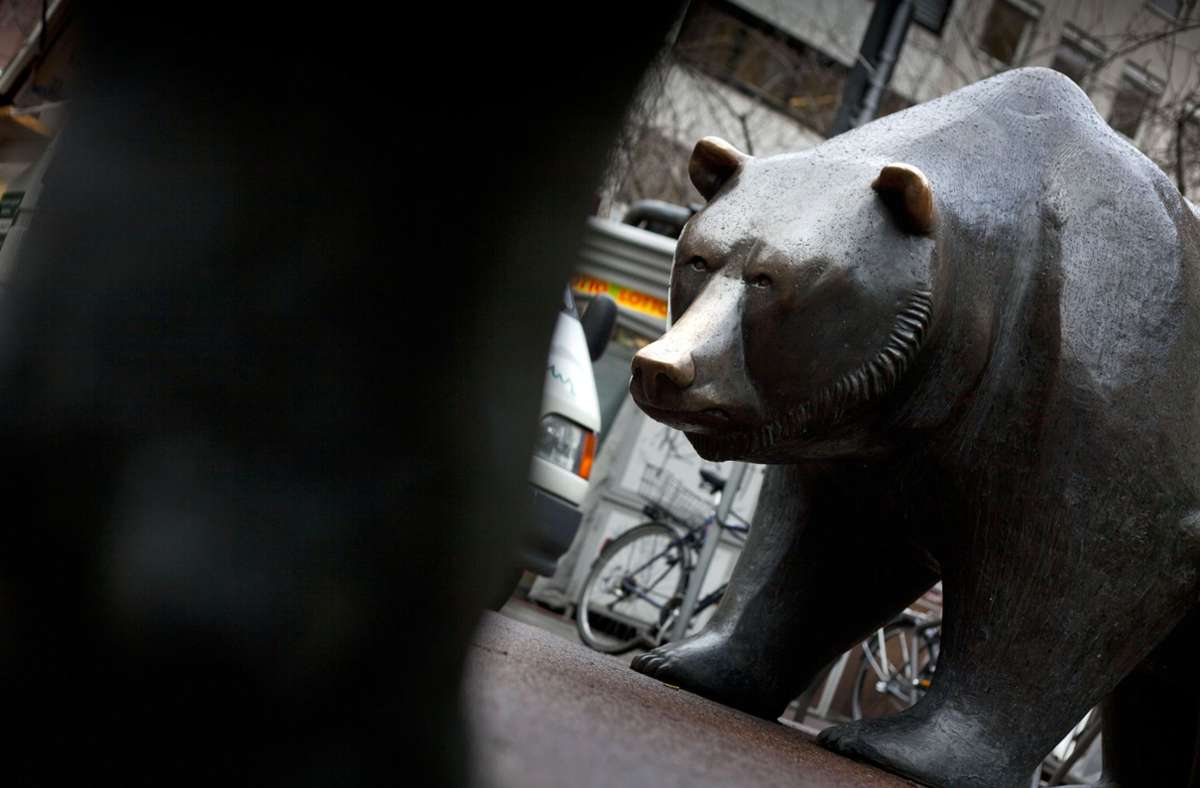 An der Börse spricht man von einem Bärenmarkt, wenn die Kurse sinken. Zurzeit belastet der russische Bär die Märkte. Foto: dpa/Frank Rumpenhorst