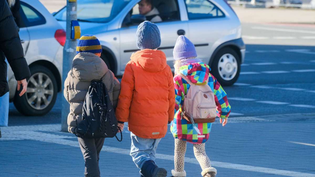Deutscher Städtetag gegen Elterntaxis: Überfürsorge gefährdet Schulkinder