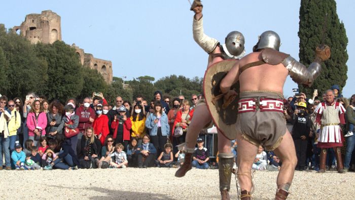 Gladiatoren erpressen Touristen nach Selfie mit Wucherpreisen