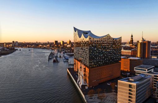 Mit der Elbphilharmonie hat sich Hamburg ein neues Wahrzeichen geschaffen. Foto: dpa/Christopher Hagelund