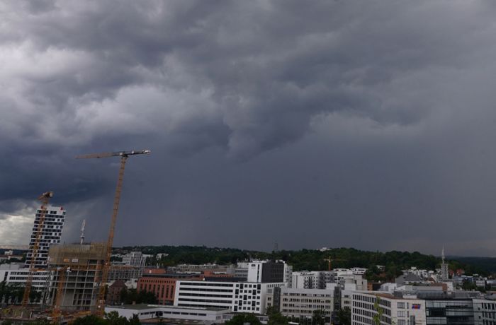 Dunkle Wolken über Stuttgart: Sind das die ersten Vorboten des Unwetters?