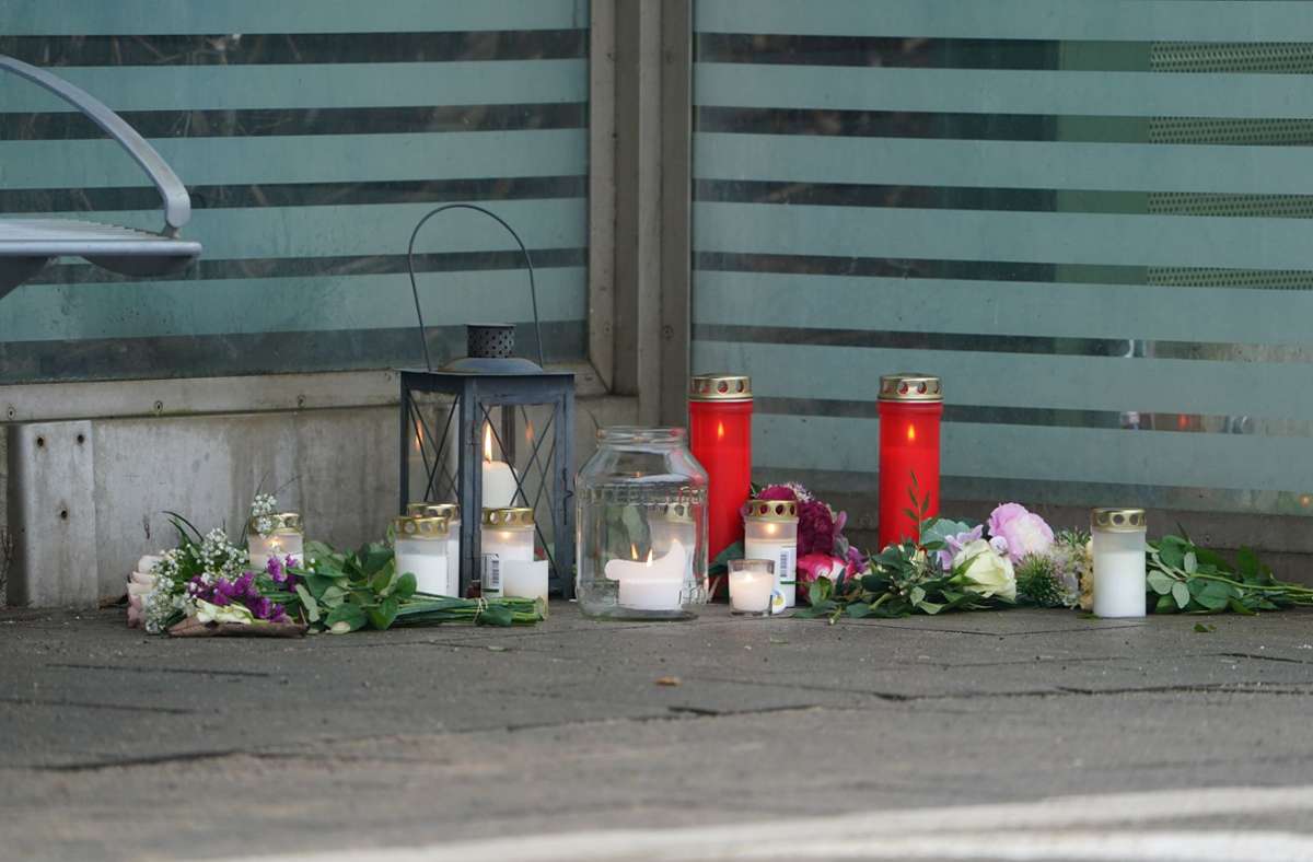 Messerattacke in Zug in Schleswig-Holstein: Haftbefehl wegen zweifachen Mordes gegen Verdächtigen erlassen