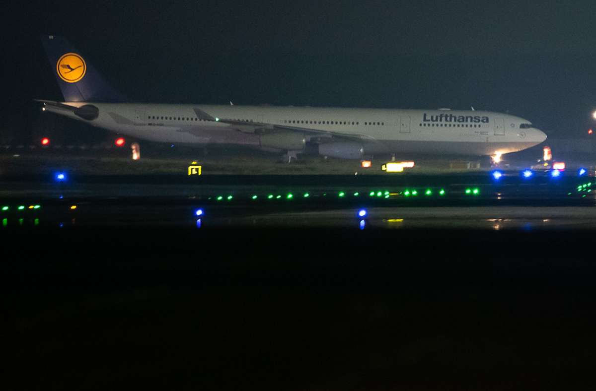 Lufthansa-Maschine landet in Frankfurt: Evakuierte aus Kabul in Deutschland gelandet