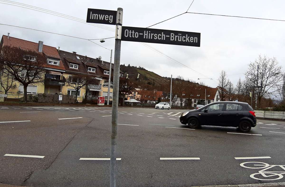 Die Kreuzung auf den Otto-Hirsch-Brücken  soll für  Radfahrer sicherer und zum attraktiven Ortseingang für Obertürkheim werden. Foto: eh