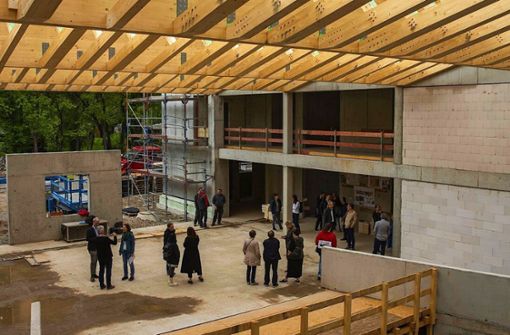 In Zukunft hat das neue Jugendhaus im Hallschlag  ein Geschoss mehr: Beeindruckend ist vor allem die imposante Dachkonstruktion. Foto: LHS Stuttgart/Leif Piechowski