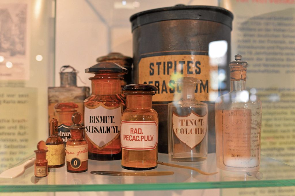 BAD CANNSTATT: Historische Ausstellung widmet sich Ärzten und Apothekern: Vier Kilo Benzin als Medizin für Familie Daimler