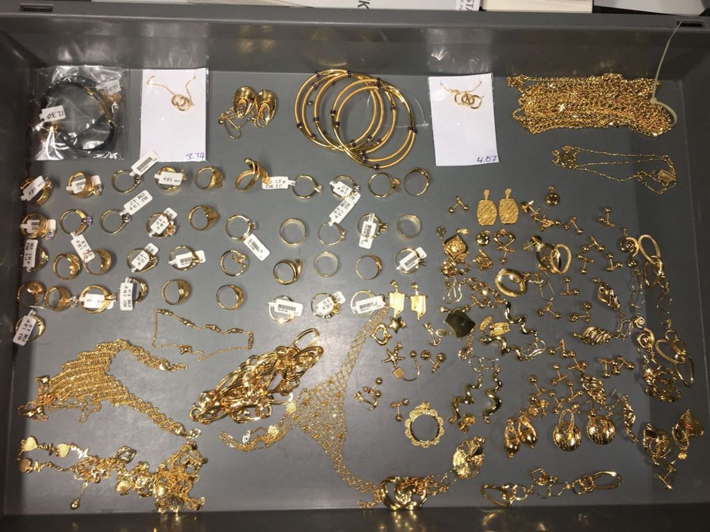 Schmuck im Wert von 60 000 Euro im Gepäck: Goldschmuggel vereitelt