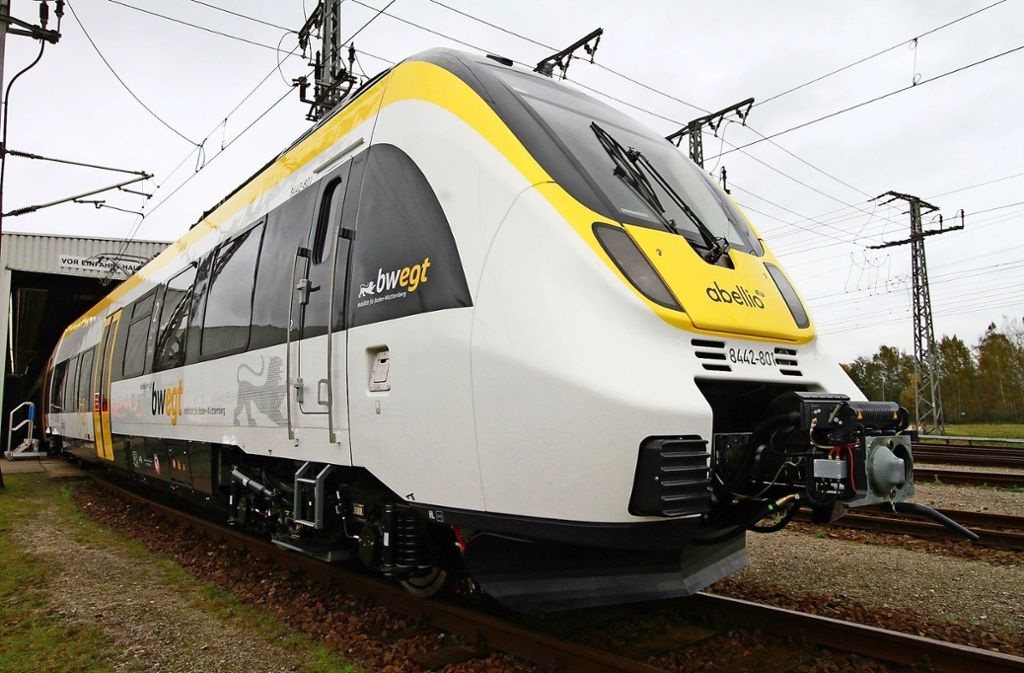 Anlaufschwierigkeiten bei Neustart des Stuttgarter Netzes drohen – Landesregierung empört über Lieferprobleme: Neue Züge werden zu spät ausgeliefert