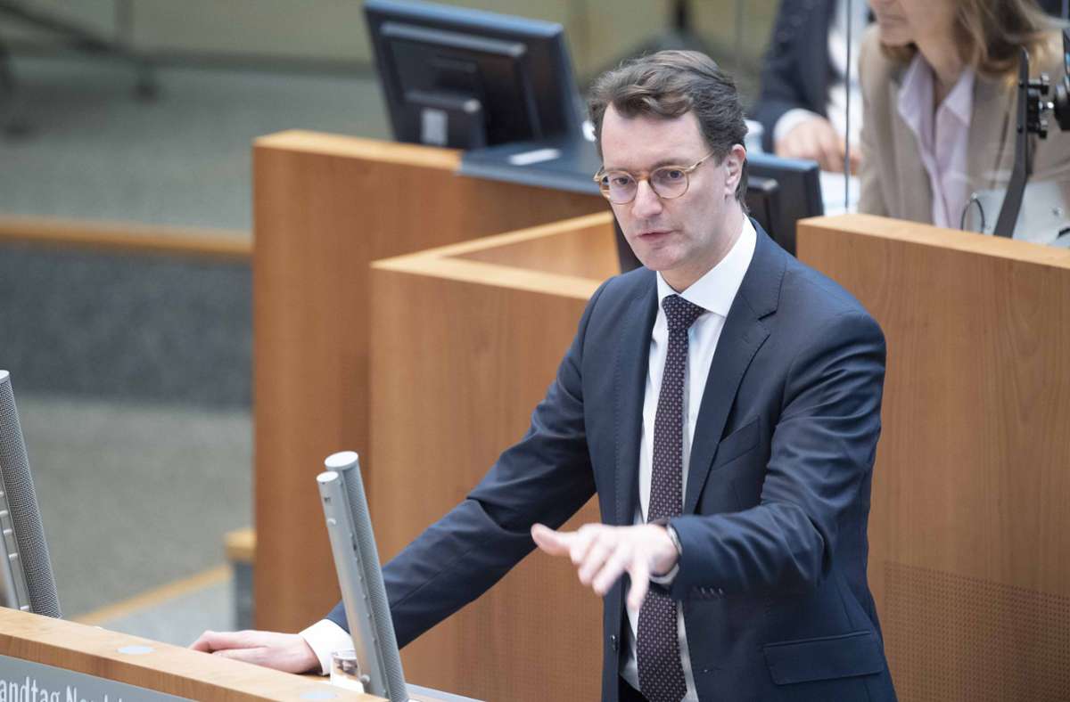 Opposition in NRW hakt nach: Malle-Affäre belastet Hendrik Wüst