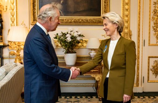 König Charles III. geht die Dinge anders an wie seine Mutter Queen Elizabeth II. Foto: AFP/AARON CHOWN