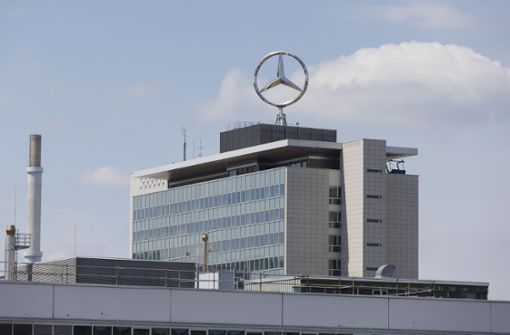 Lieferengpässe zwingen auch Mercedes – im Bild Stuttgart-Untertürkheim –  immer wieder dazu, die Produktion anzupassen. Foto: Lichtgut/Julian Rettig