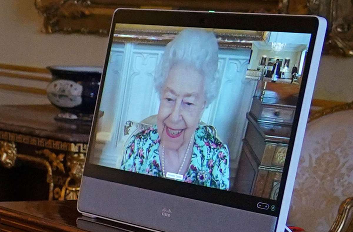 Queen Elizabeth II. absolviert jetzt viele Termine per Videocall. Foto: AFP