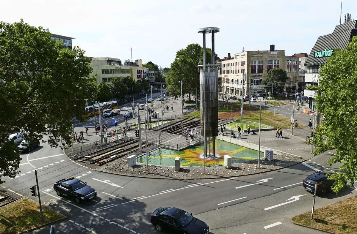 Der Wilhelmsplatz  soll in den kommenden Jahren städtebaulich aufgewertet und verkehrstechnisch  verbessert  werden. Foto: /Uli Nagel