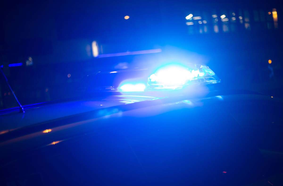 A5 bei Walldorf: Auto überschlägt sich –  Fahrer lebensgefährlich verletzt