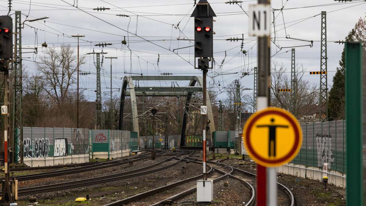 Bahnstrecke Karlsruhe-Basel: Weltkriegsbombe soll gesprengt werden – Evakuierung