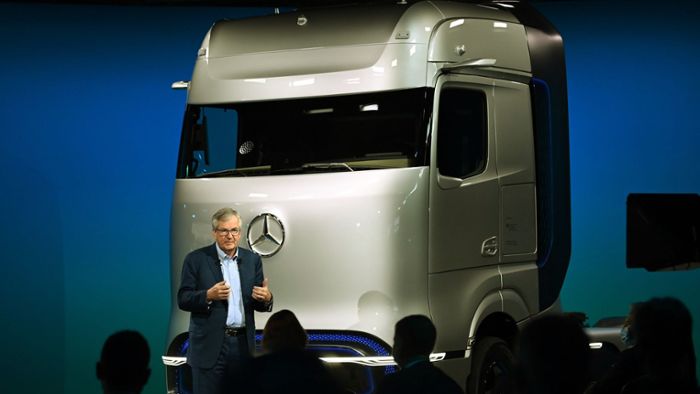 Daimler-Umbau mit Übernahmerisiken