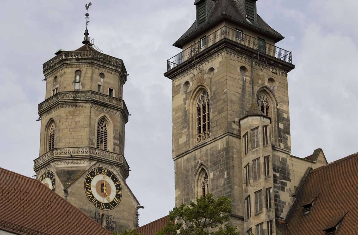 Nach dem Blitzeinschlag: Die Uhr der Stuttgarter Stiftskirche läuft wieder