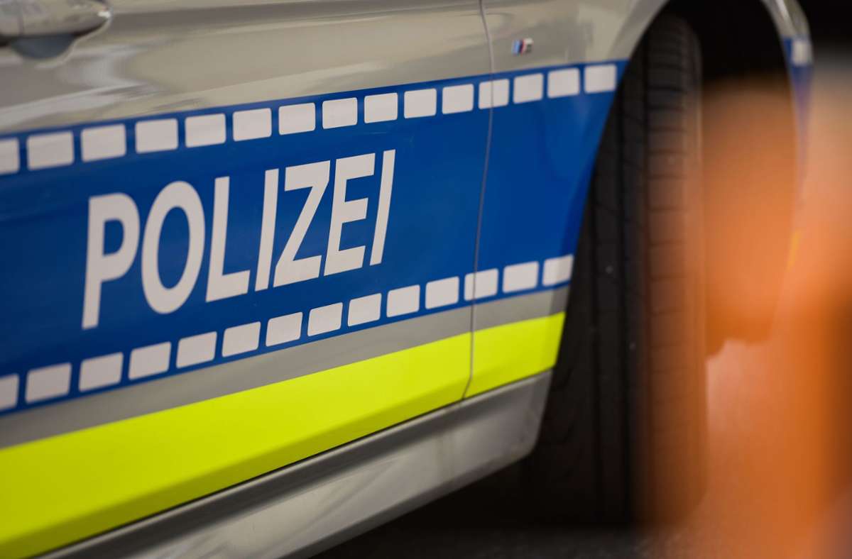 Vorfall in Feuerbach: Zwei Jugendliche überfallen 73-jährige Frau