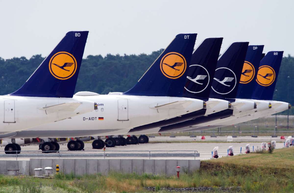 Lufthansa: Fluggesellschaft  vermeldet Rekordverlust im Corona-Jahr