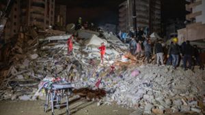 Tausende Tote – viele Menschen unter Trümmern vermutet