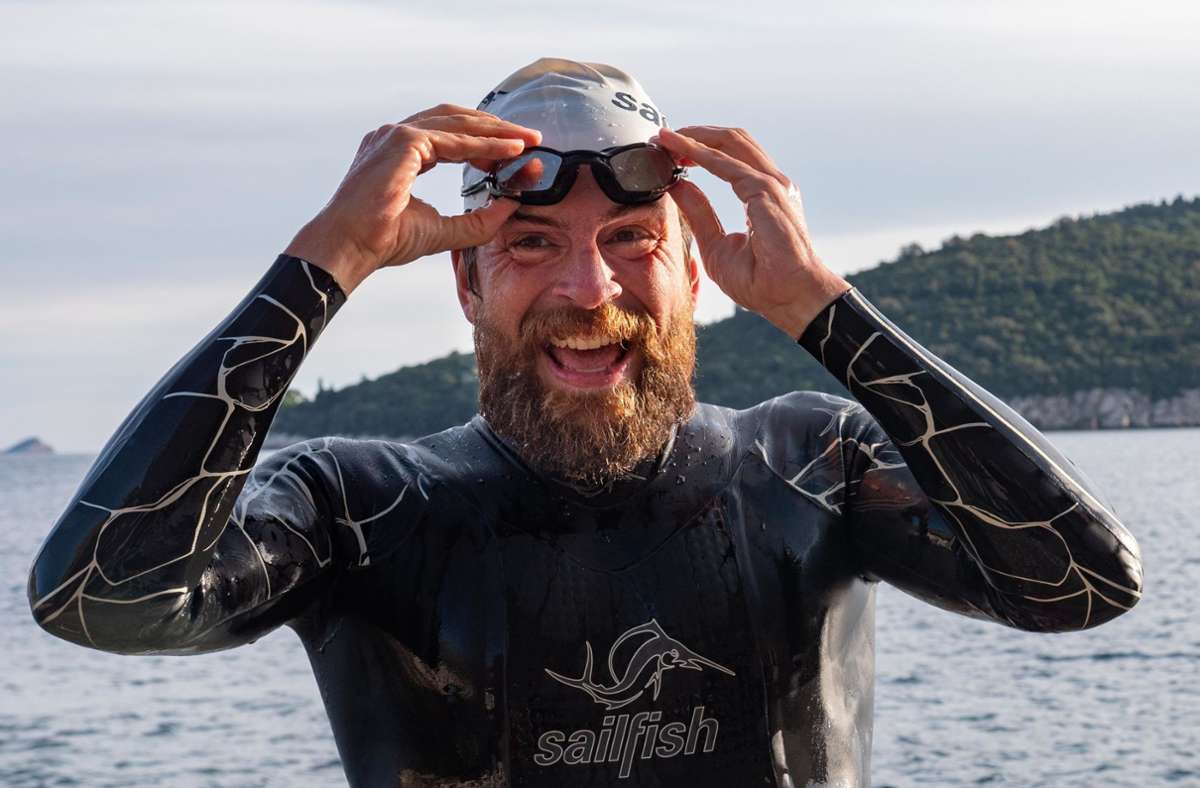 Langstreckenschwimmer Jonas Deichmann bei der Ankunft in Dubrovnik