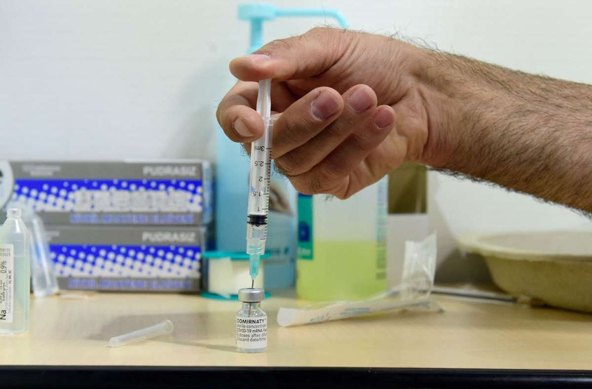 Vorfall in München: Mann stiehlt Spritzen mit Corona-Impfstoff aus Impfzentrum