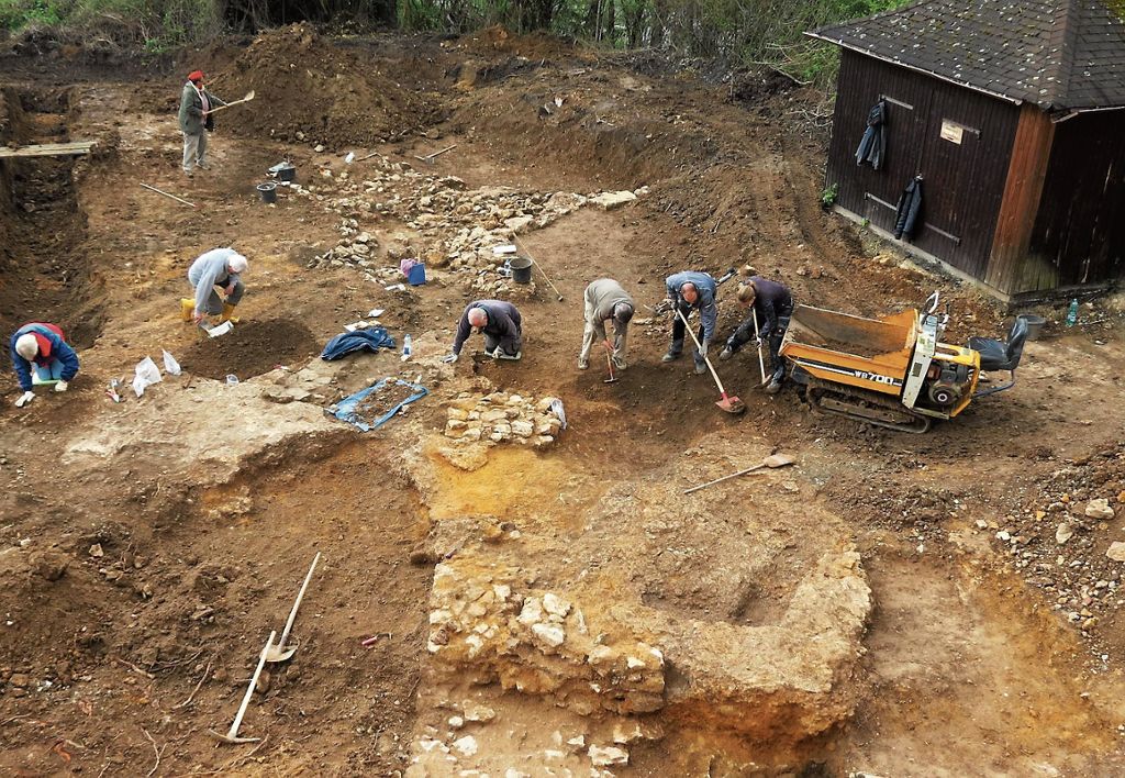 Im Sommer 2016 wurde bei Ausgrabungen am Steiggemeindehaus die Altenburg entdeckt. Jetzt soll der Fund gewürdigt werden. Auch hält Grabungsleiter Thiel zwei Vorträge dazu. Fotos: Feigel