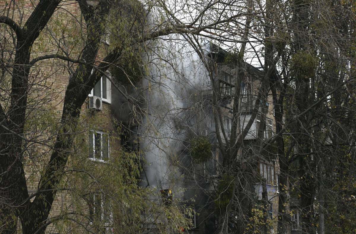 Krieg in der Ukraine: Russische Raketen treffen  Wohnhäuser in Kiew