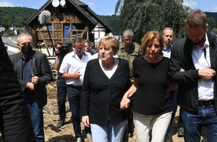 Hochwasserkatastrophe in Deutschland: Merkel besucht erneut Katastrophengebiete