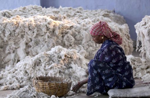 In Asien werden viele Textilien für den deutschen Markt produziert. Foto: dpa/Piyal Adhikary