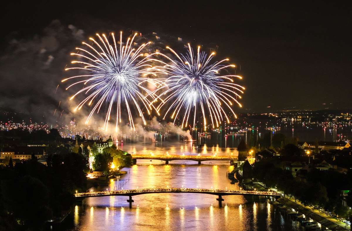 Konstanz: Tausende verfolgen Feuerwerk bei Seenachtfest