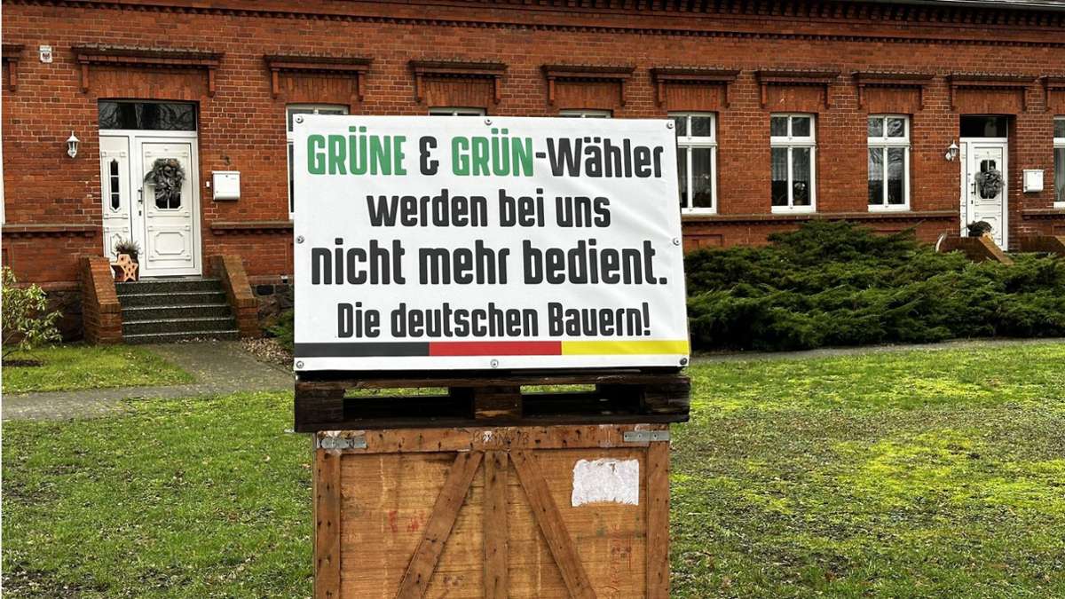 Bauern in Brandenburg: „Grüne werden nicht bedient“: Staatsanwalt ermittelt wegen Plakats