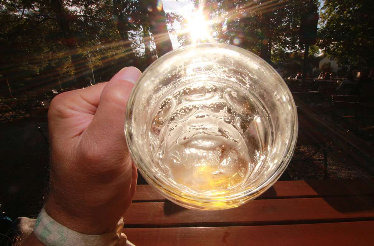 Das passt zusammen: Sommer, Sonne und ein kühles Bier in geselliger Runde.