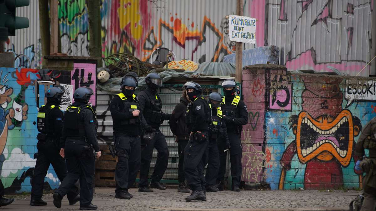 RAF-Fahndung in Berlin: Polizei durchsucht Räume  – Festgenommene  nicht Garweg und Staub