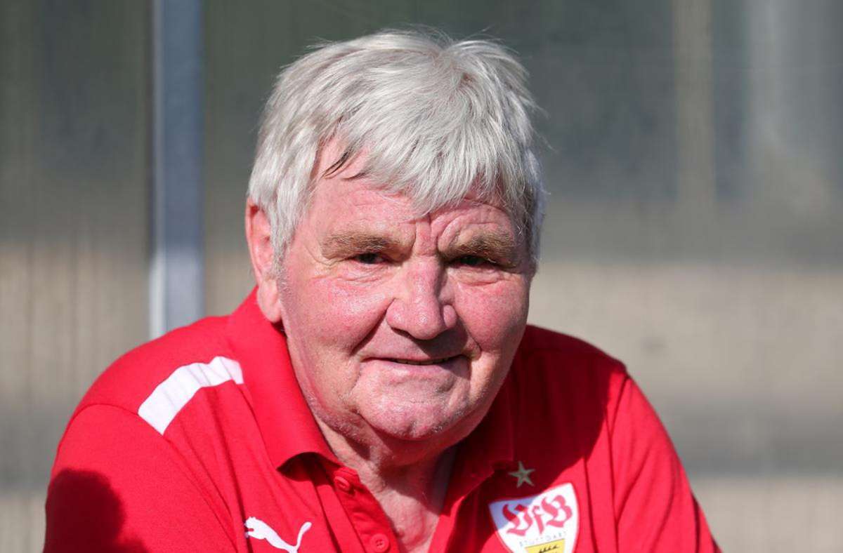 Am 4. Oktober 2022 ist  Jürgen Sundermann mit 82 Jahren gestorben. Die VfB-Familie trägt Trauer.