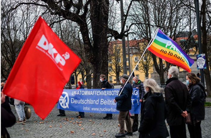 Protest in der Stuttgarter City: Friedensaktion gegen Atomwaffen