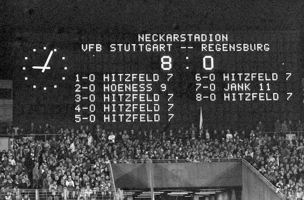 Zeugnis des historischen Abends: Die Anzeigentafel im Neckarstadion verewigt den Sechsfachtorschützen mit der Nummer sieben.