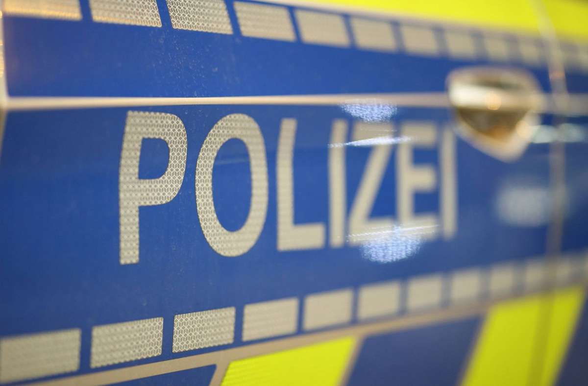 Parkhaus am Bahnhof in Backnang: Drei Verletzte bei Polizeikontrolle