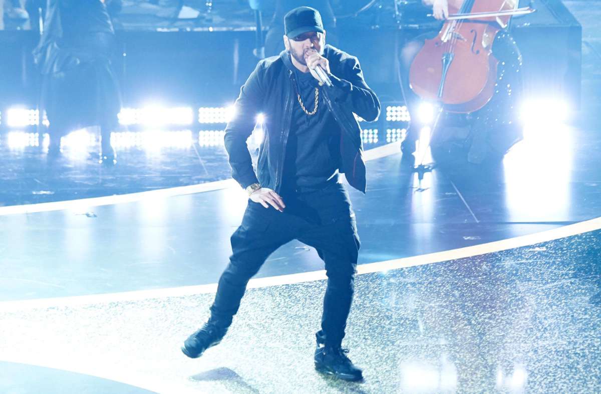 Rap-Megastar Eminem wird bei der Halbzeitshow des Super Bowls am 13. Februar 2022 auf der Bühne stehen – und singen.