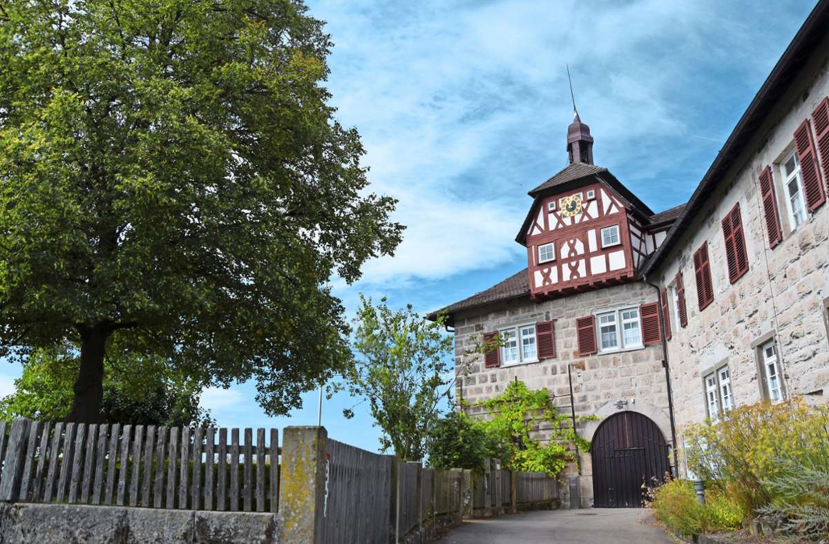 Die Burg ist inzwischen ein Internat für Jugendliche aus dem Berufsbildungswerk und der Schule der Paulinenpflege Winnenden.