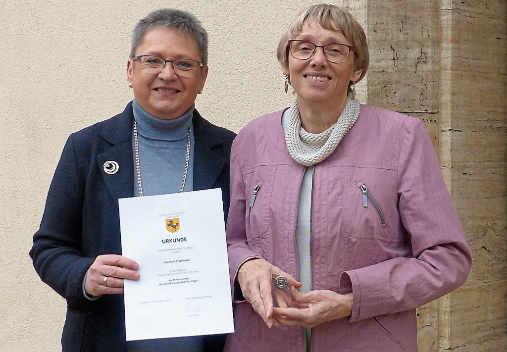 MüNSTER:  Dank für langjähriges ehrenamtliches Engagement: Ehrenmünze für Ruth Engelmann
