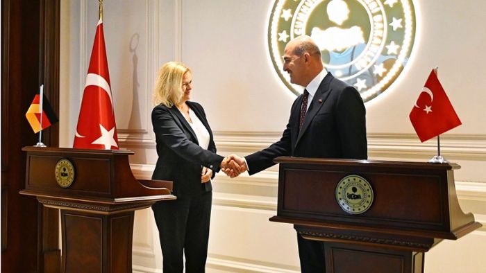 Bundesinnenministerin Faeser vermeidet scharfe Töne in Ankara