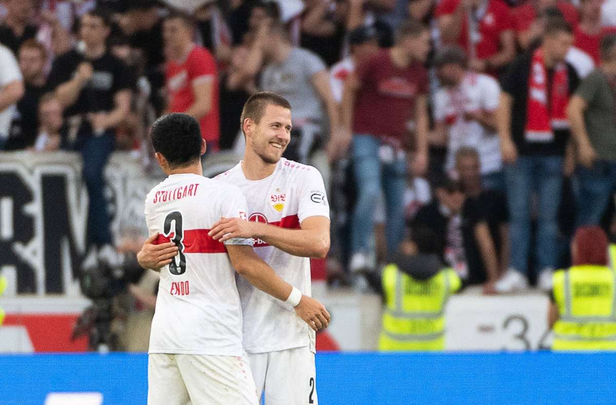Last-Minute-Sieg gegen FC Augsburg: VfB-Profis feiern Fans und Mannschaft im Netz