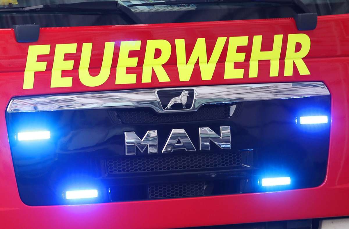 Einsatz im Kreis Lörrach: Feuerwehr befreit Kleinkind aus Auto