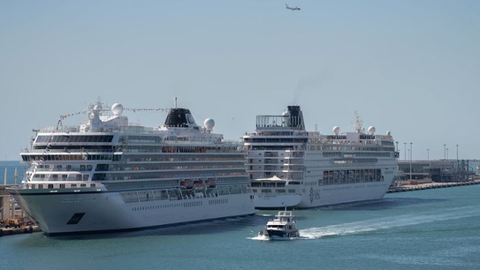 Medien: Kreuzfahrtschiff in Barcelona wegen falscher Visa festgesetzt