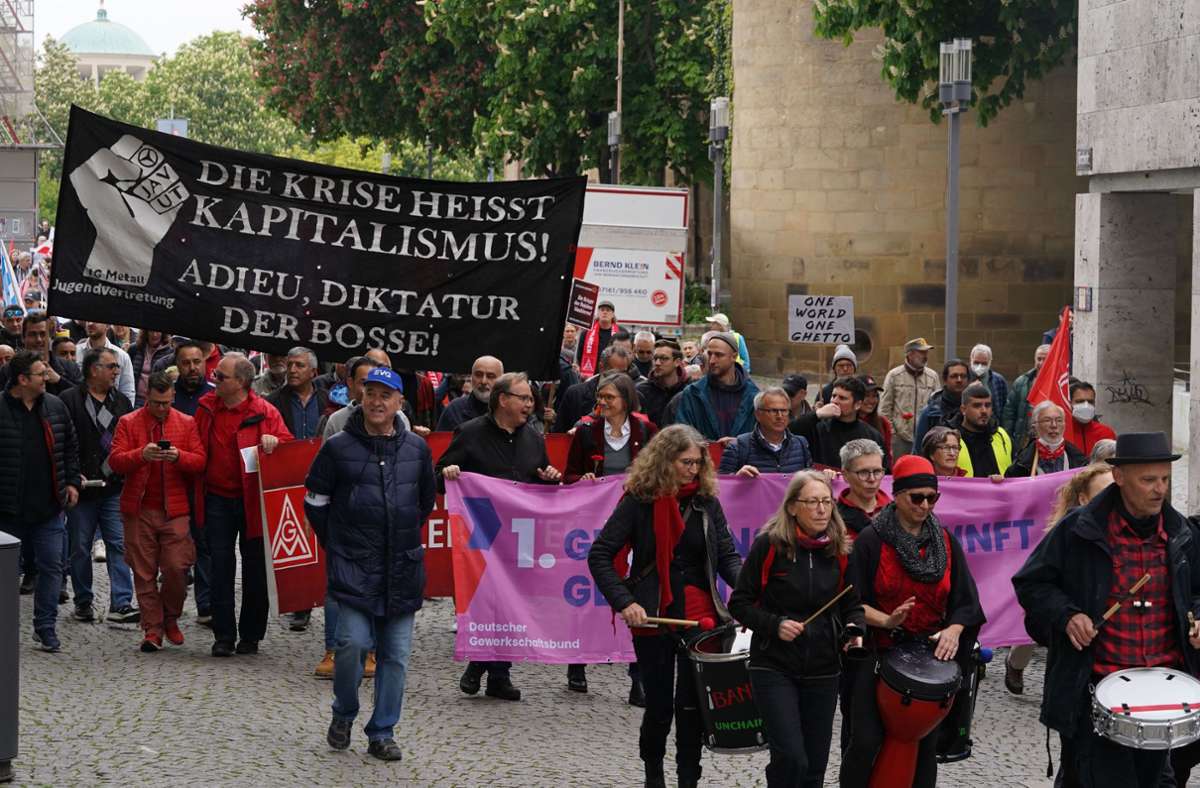 Demonstrationen in Stuttgart: Polizei muss bei zwei Maidemos einschreiten