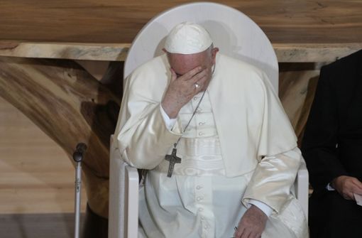 Beschämt ob der Gräueltaten katholischer Kirchenmitglieder: der Pontifex in Kanada Foto: dpa/Gregorio Borgia