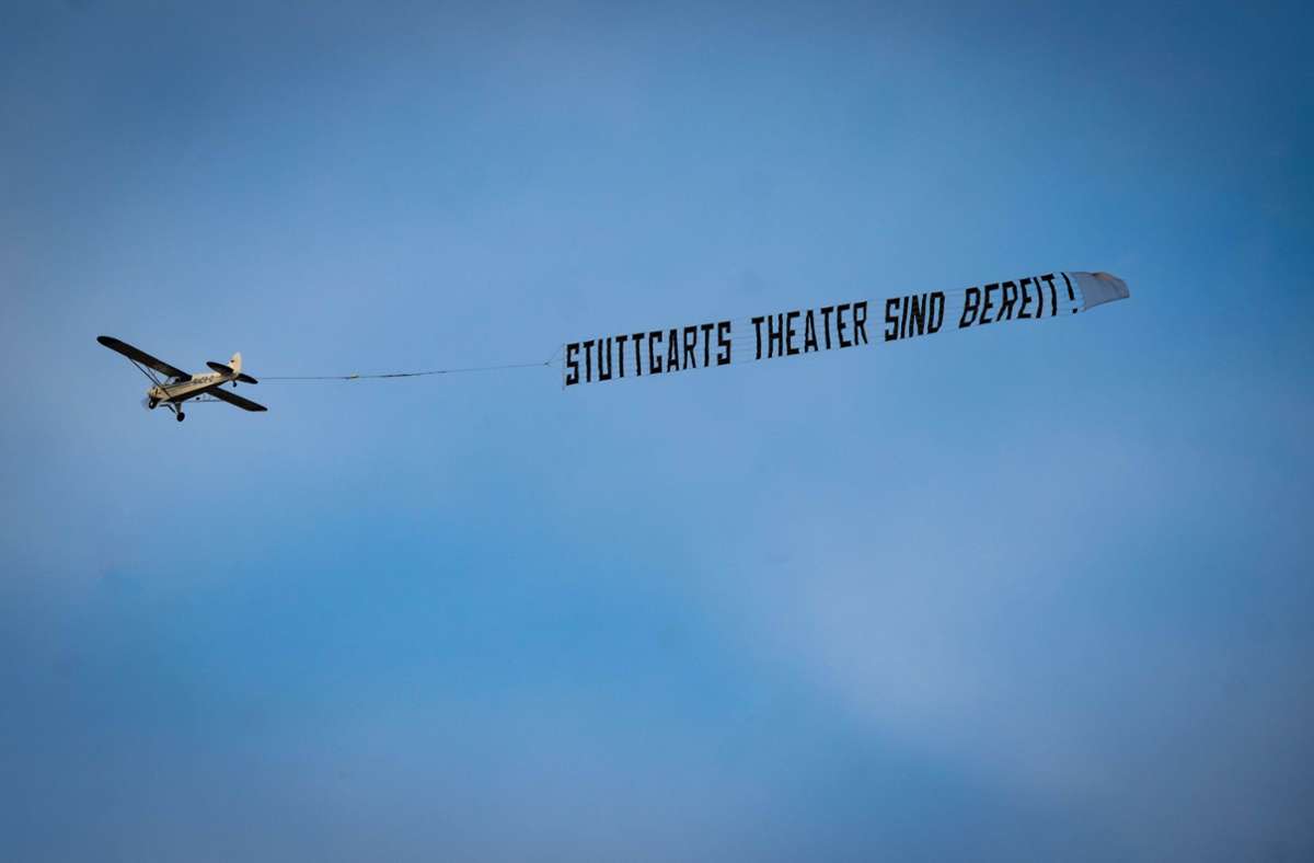 Protest gegen Lockdown: Stuttgarter Theater  gehen symbolisch in die Luft